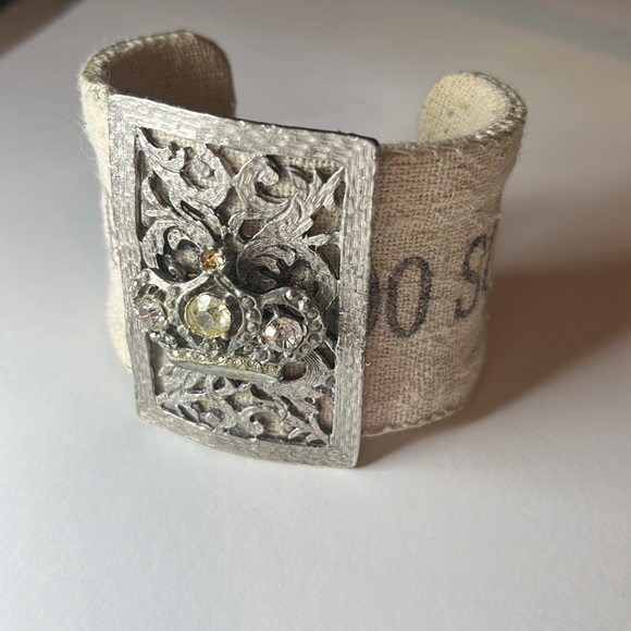 UNIQUE Extra Wide Cuff Bracelet with Silver Tone Crown Detailing - Picture 3 of 13